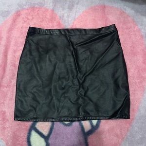 Women’s faux leather black mini skirt